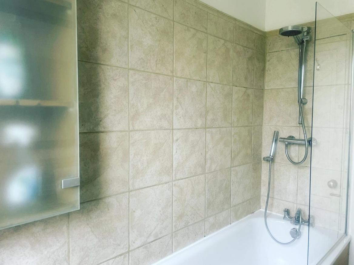 Luxury 1-Bed Apartment With Stunning City Views Perfect For Short Stays In Лондон Экстерьер фото