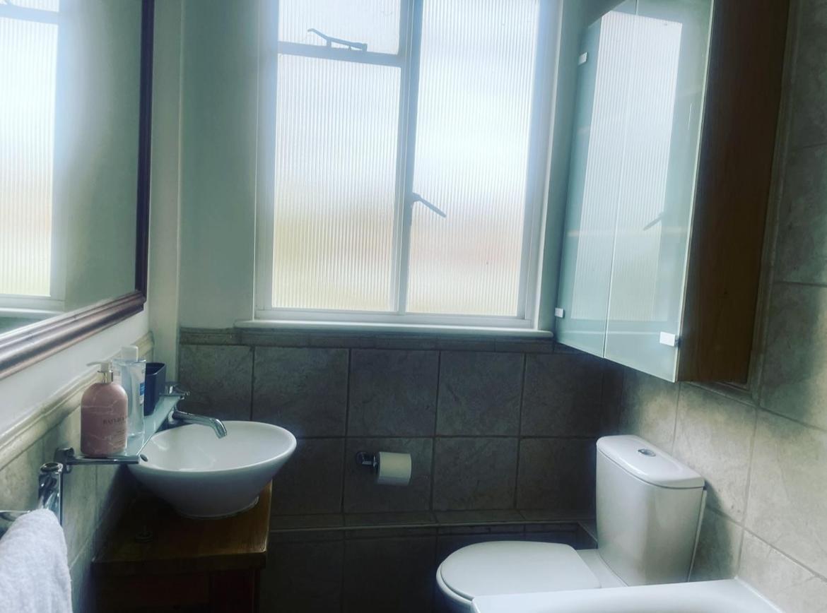 Luxury 1-Bed Apartment With Stunning City Views Perfect For Short Stays In Лондон Экстерьер фото